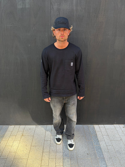 BLACK/BLACK CAP